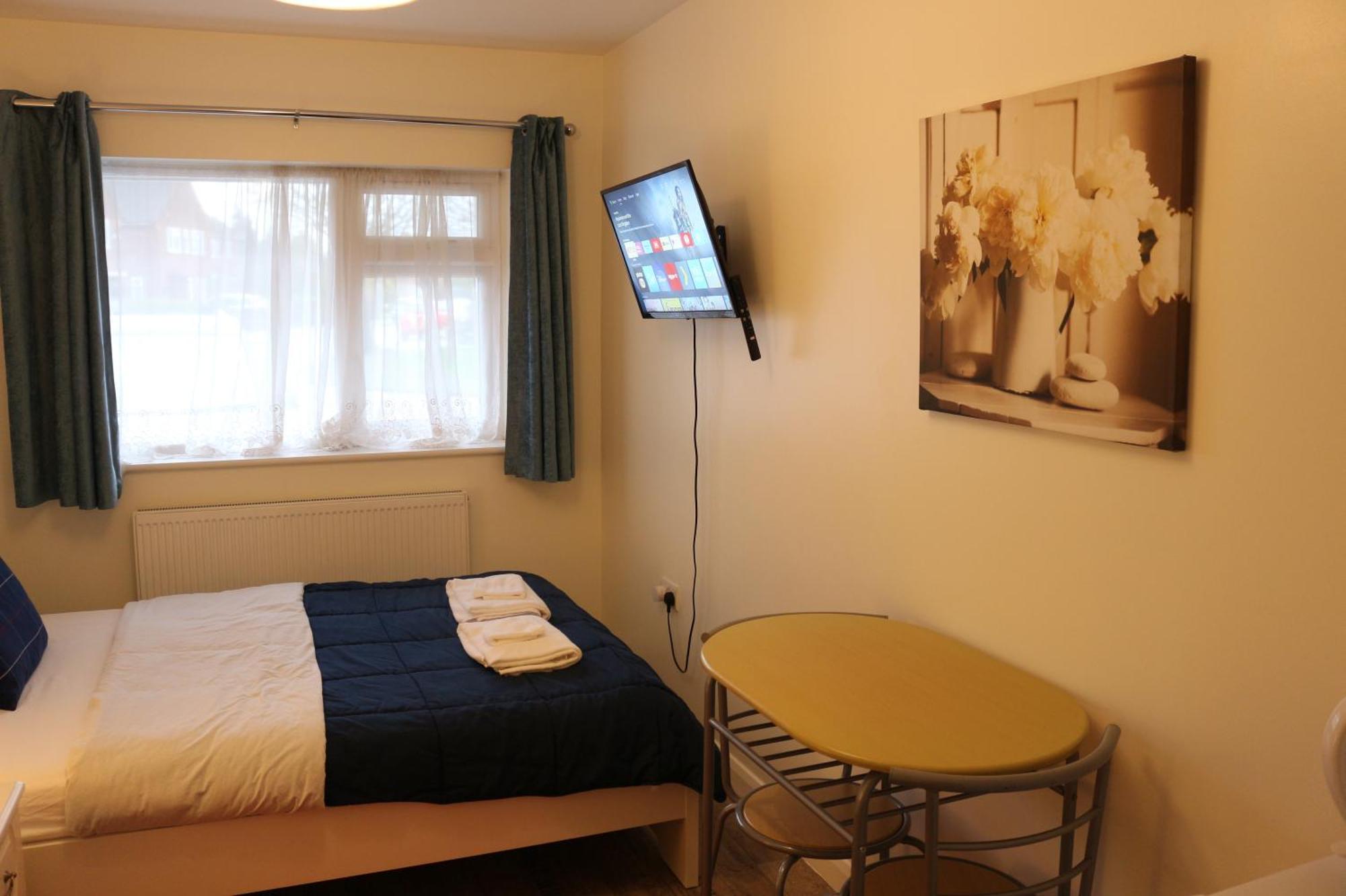 Ensuite Master Bedroom, Private Bathroom, Inside Family Home, Walking Distance To Harry Potter Watford  Exterior foto