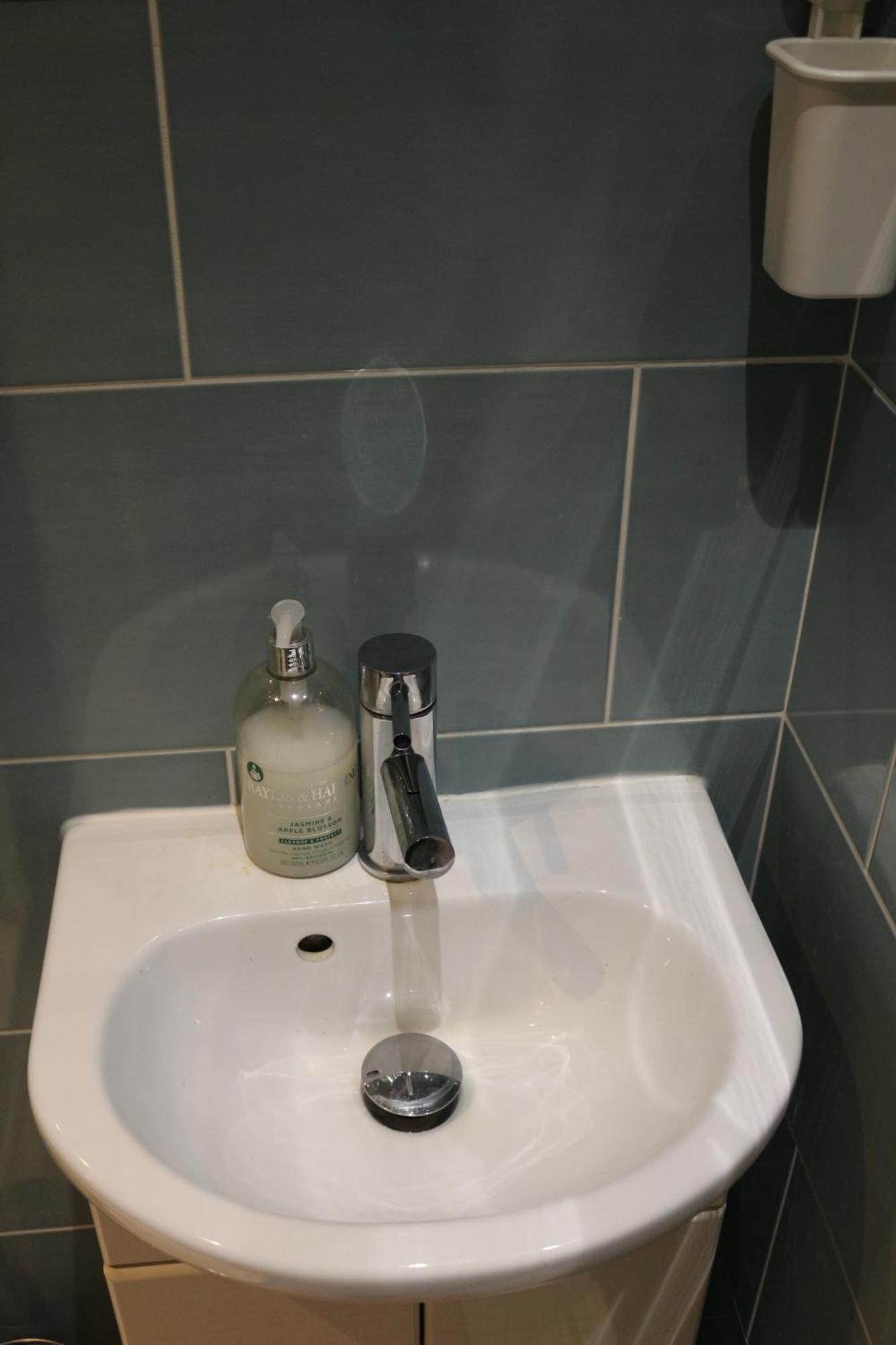 Ensuite Master Bedroom, Private Bathroom, Inside Family Home, Walking Distance To Harry Potter Watford  Exterior foto